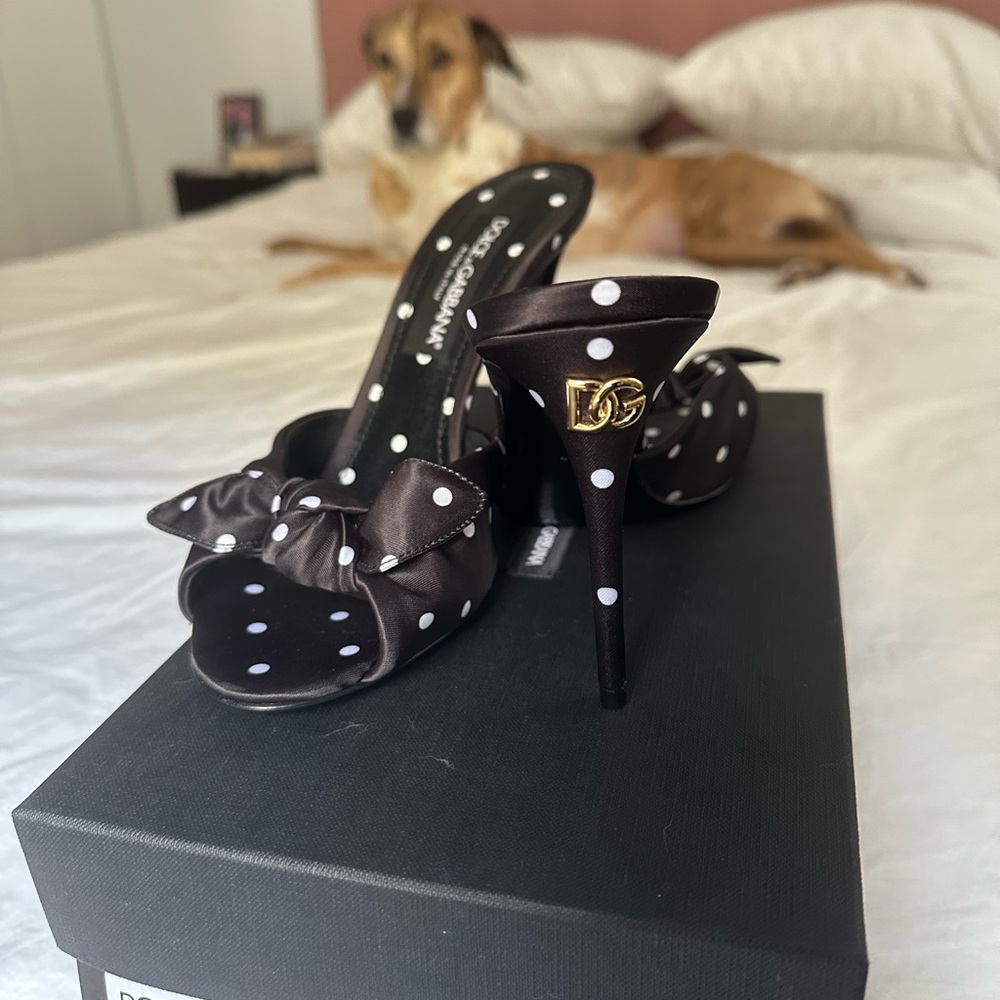 NEW Dolce & Gabbana Black Polka Dot Heels - Picture 2 of 5